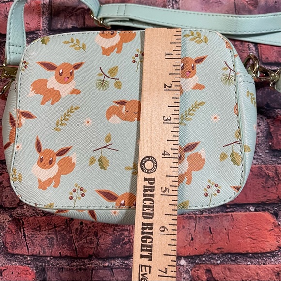 Loungefly Pokemon Eevee Pokemon Floral Heart Logo Crossbody Removable Strap RARE - Picture 3 of 11